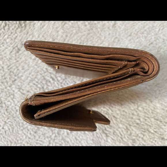 AUTHENTIC BIFOLD GIVENCHY WALLET - Picture 11 of 16